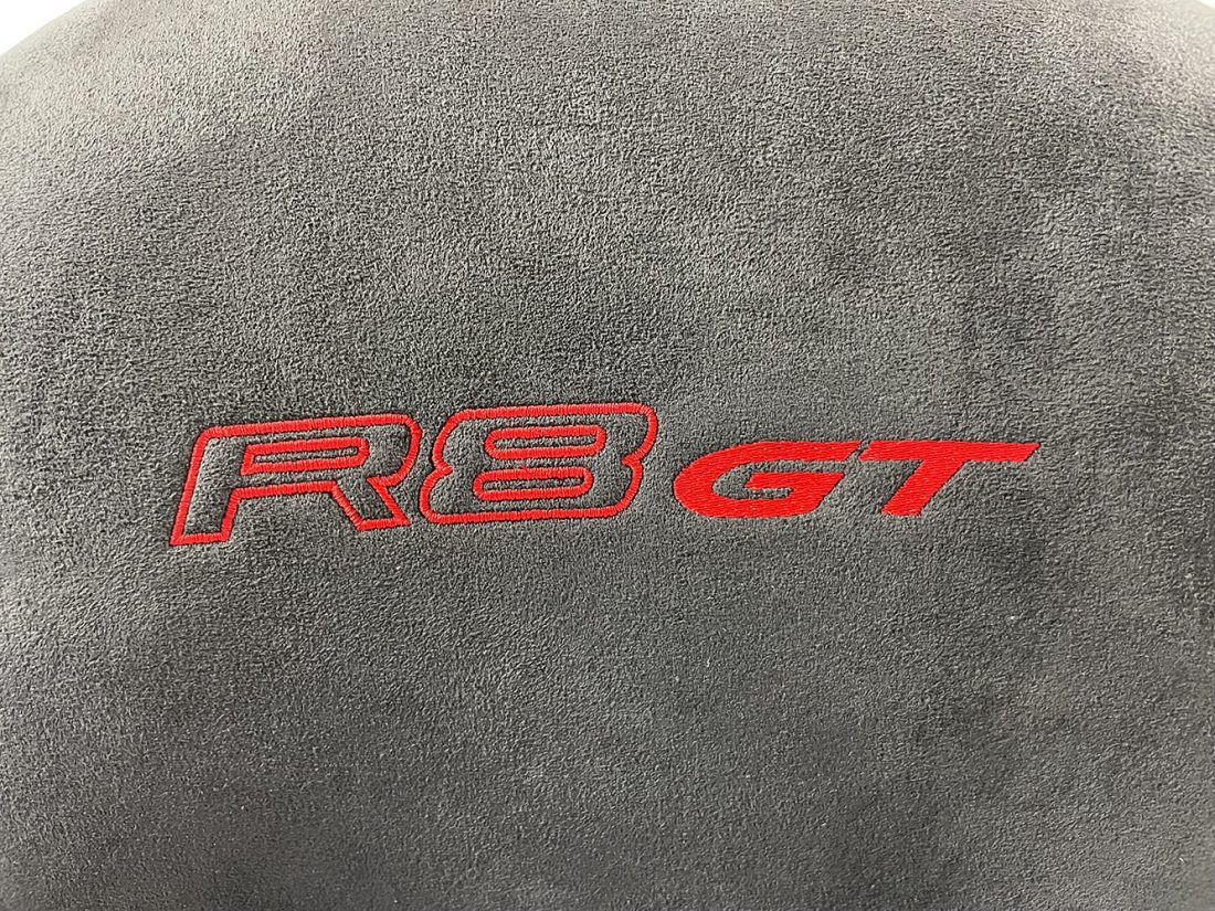 10009 Audi R8 Seats 5
