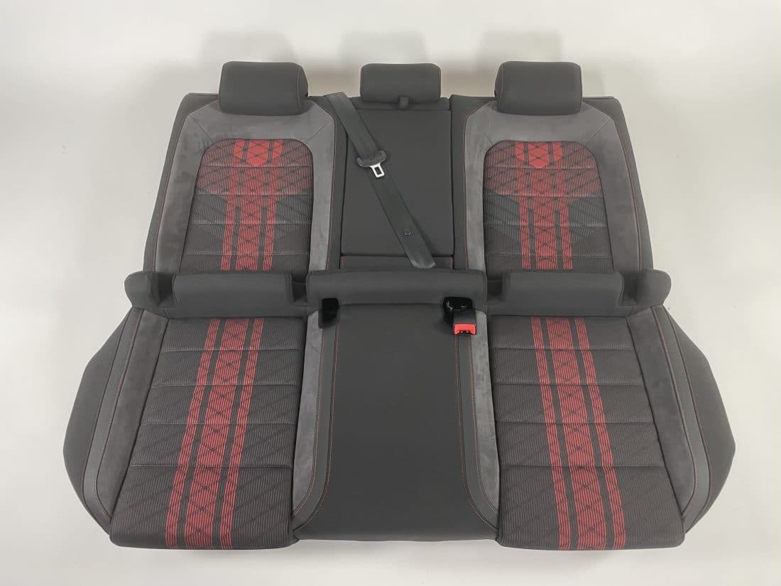 Données du conteneur Trp Post - ID Trp Post 6429 - Intérieur VW Golf 7 5G GTI TCR - Alcantara et tissu gris-rouge - Conteneur Trp Post