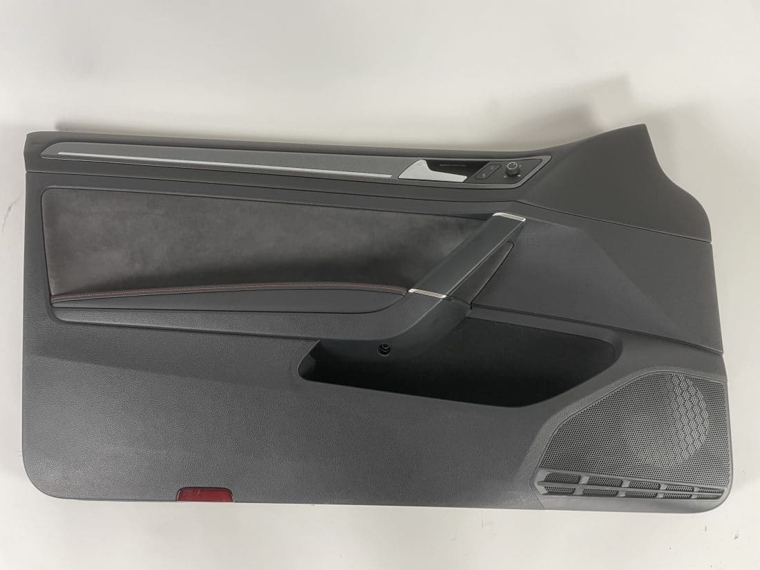 Données du conteneur Trp Post - ID Trp Post 6429 - Intérieur VW Golf 7 5G GTI TCR - Alcantara et tissu gris-rouge - Conteneur Trp Post