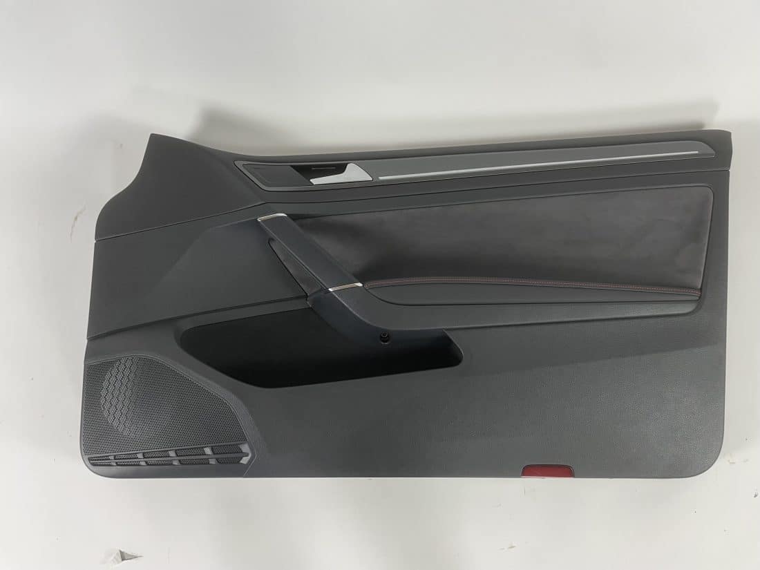 Données du conteneur Trp Post - ID Trp Post 6429 - Intérieur VW Golf 7 5G GTI TCR - Alcantara et tissu gris-rouge - Conteneur Trp Post