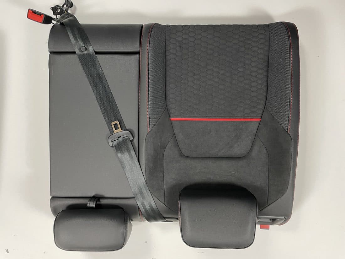 10016 VW Golf8 Seats 11