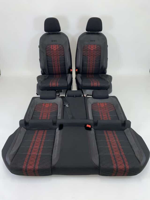 Intérieur VW Golf 7 GTI TCR : Alcantara et tissu gris-rouge