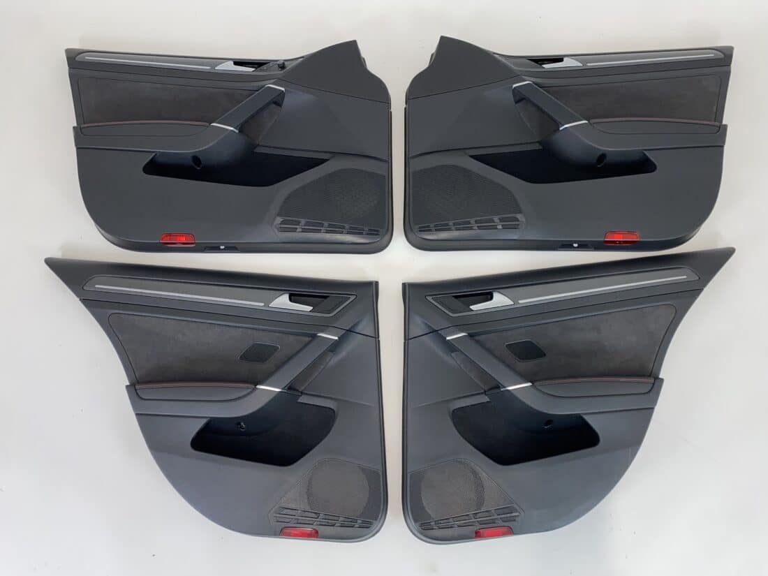 Données du conteneur Trp Post - ID Trp Post 6429 - Intérieur VW Golf 7 GTI TCR - Alcantara et tissu gris-rouge - Conteneur Trp Post