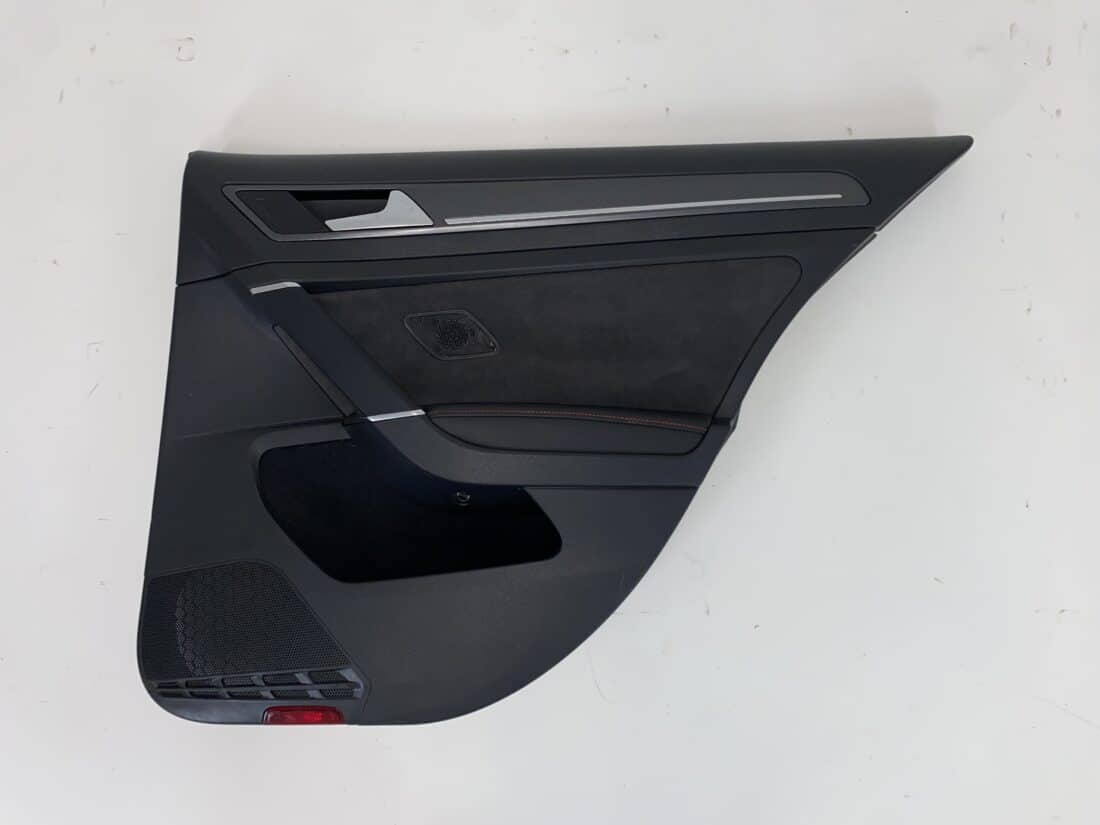 Données du conteneur Trp Post - ID Trp Post 6429 - Intérieur VW Golf 7 GTI TCR - Alcantara et tissu gris-rouge - Conteneur Trp Post