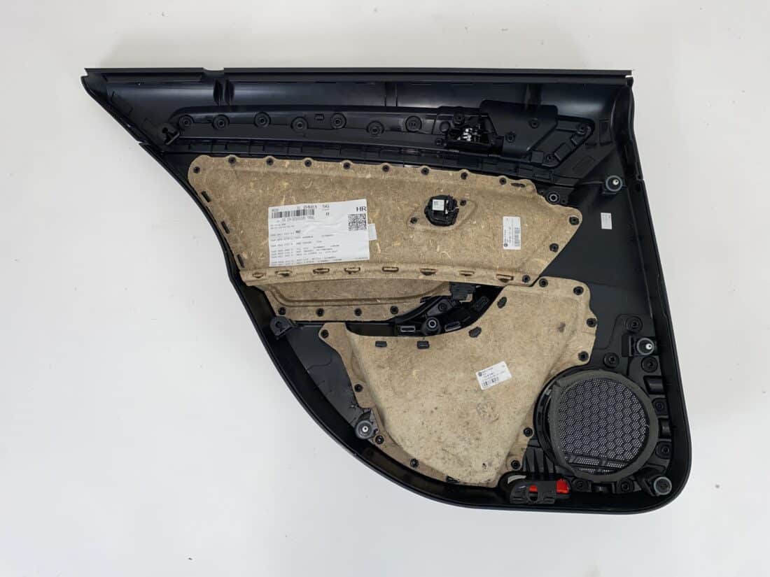 Données du conteneur Trp Post - ID Trp Post 6429 - Intérieur VW Golf 7 GTI TCR - Alcantara et tissu gris-rouge - Conteneur Trp Post