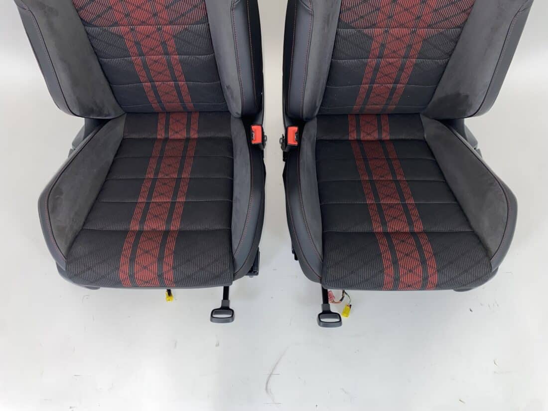 Données du conteneur Trp Post - ID Trp Post 6429 - Intérieur VW Golf 7 GTI TCR - Alcantara et tissu gris-rouge - Conteneur Trp Post