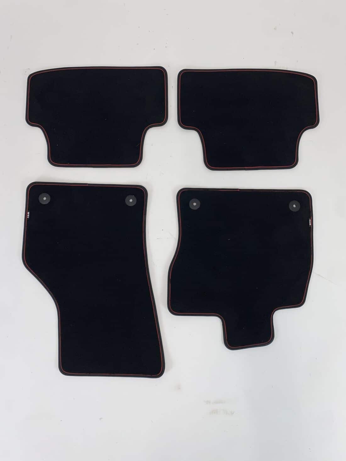 Données du conteneur Trp Post - ID Trp Post 6429 - Intérieur VW Golf 7 GTI TCR - Alcantara et tissu gris-rouge - Conteneur Trp Post