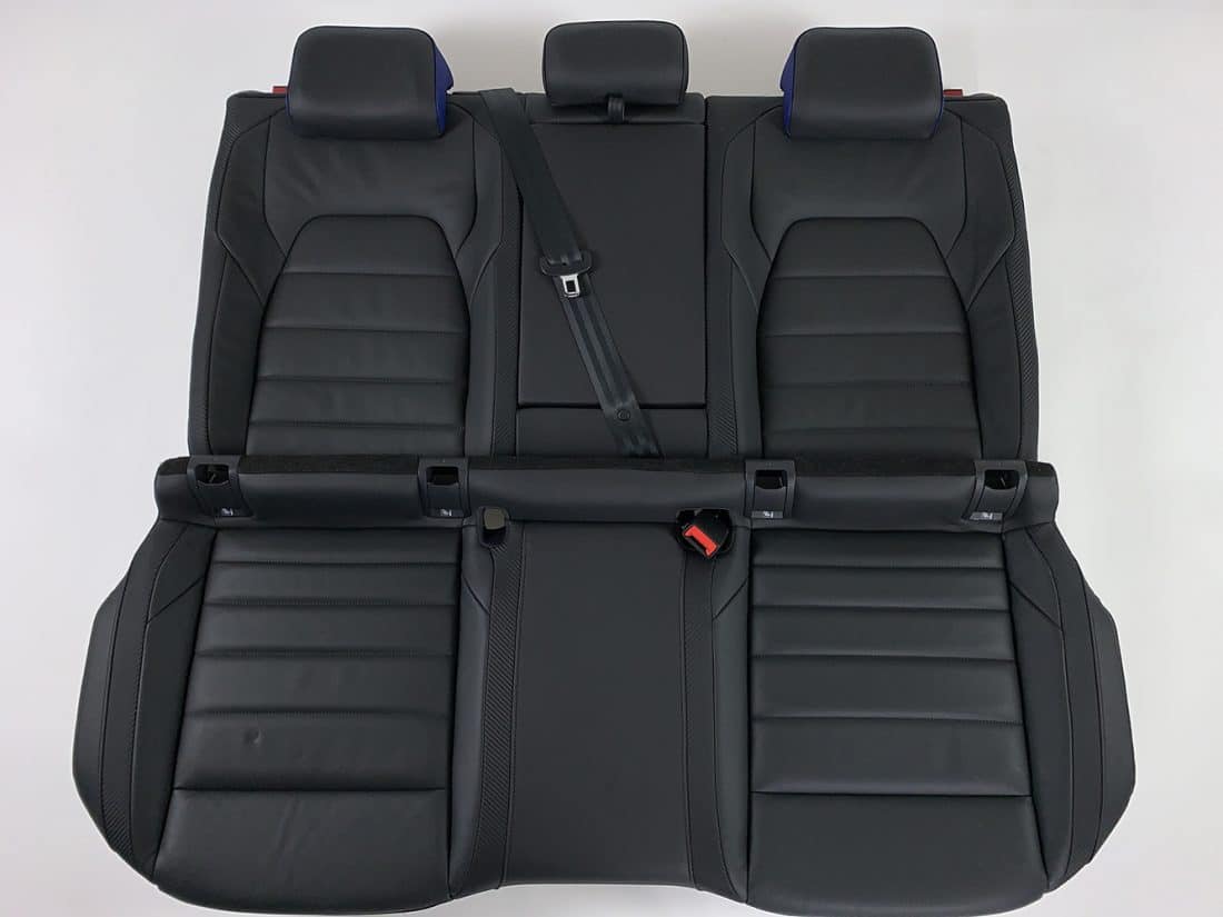10040 VW Golf8 Seats13