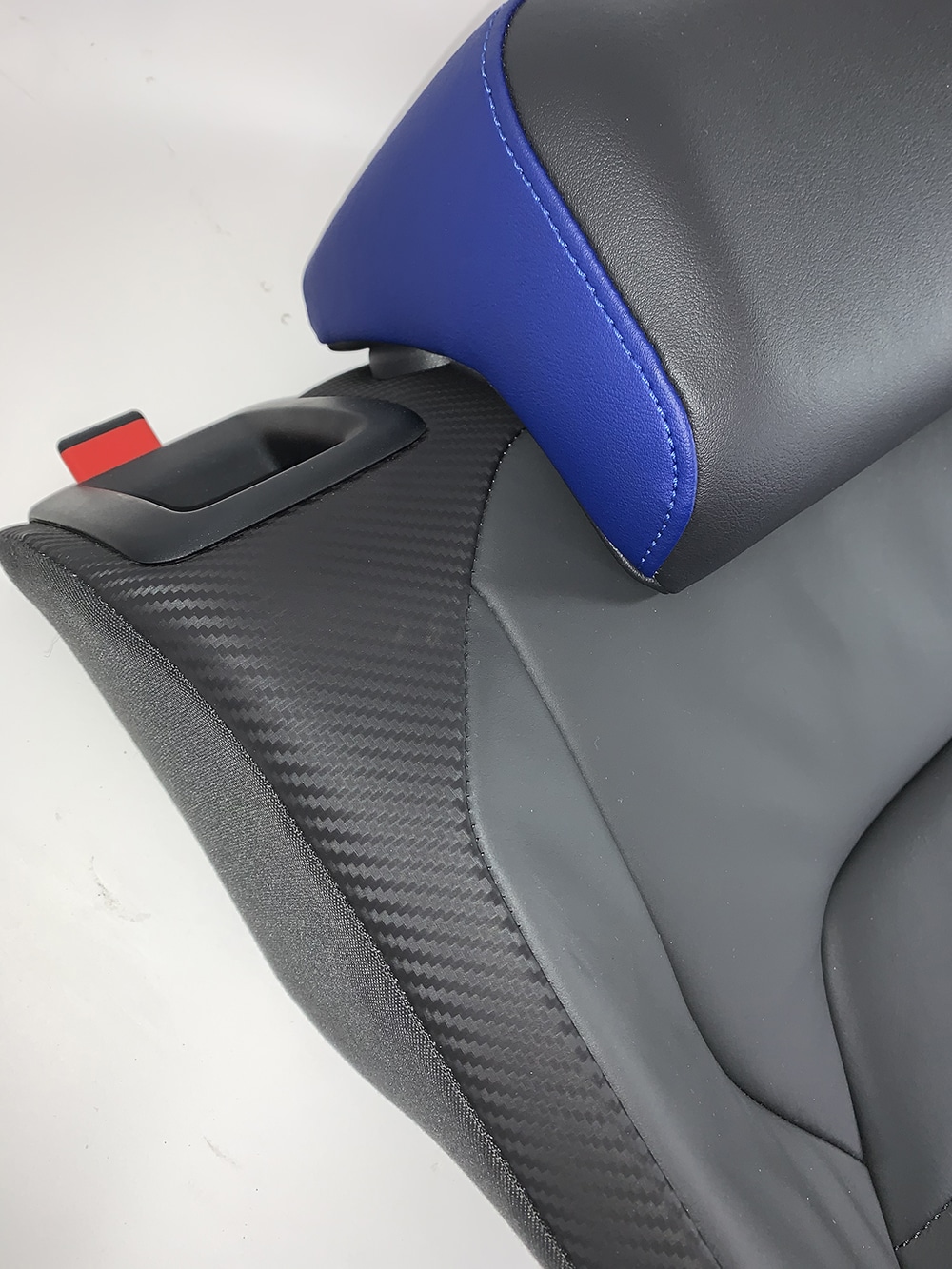 10040 VW Golf8 Seats14