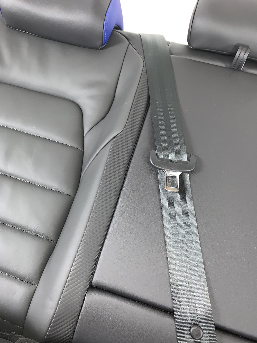 10040 VW Golf8 Seats15