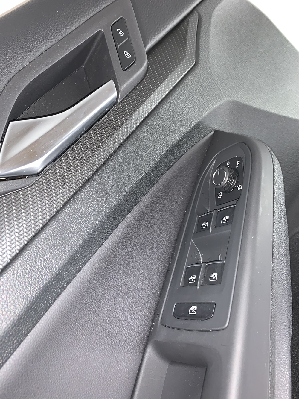 10040 VW Golf8 Seats26