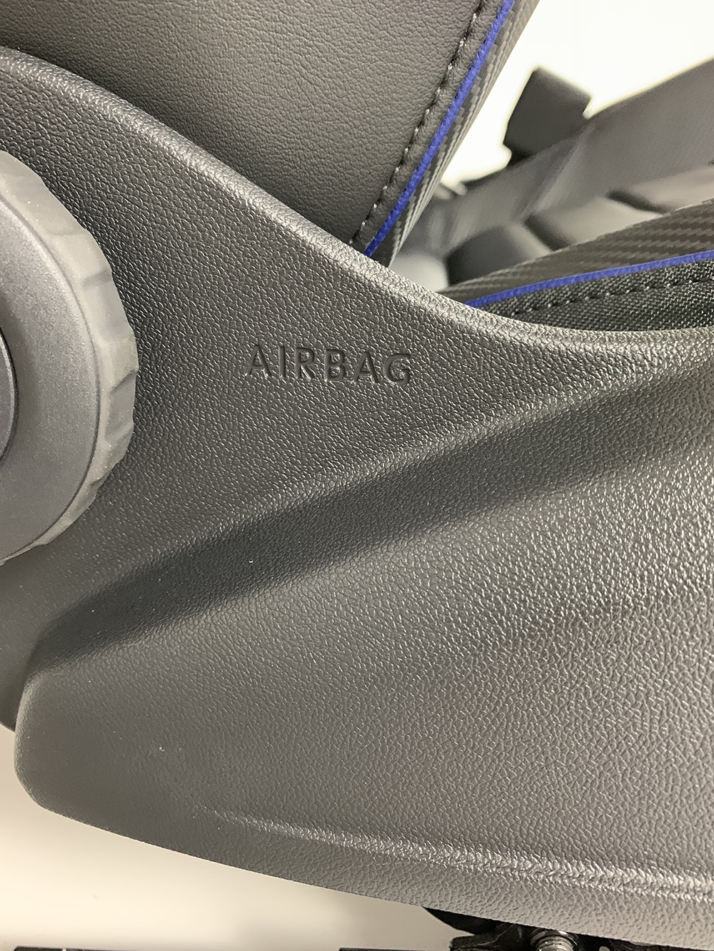 10040 VW Golf8 Seats3