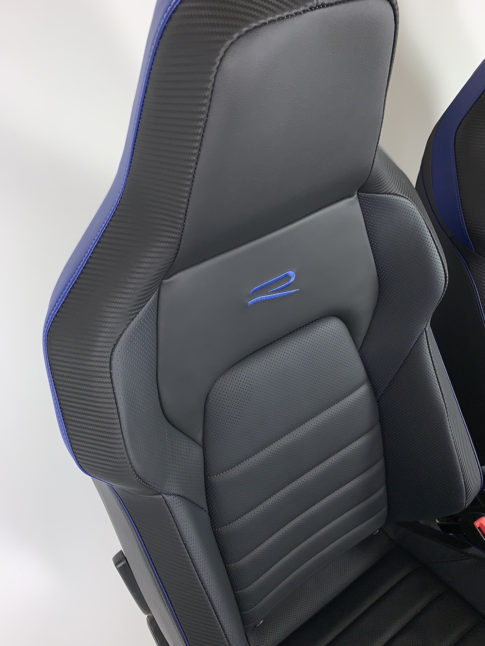 10040 VW Golf8 Seats6