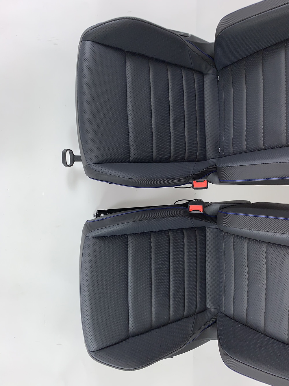 10040 VW Golf8 Seats8