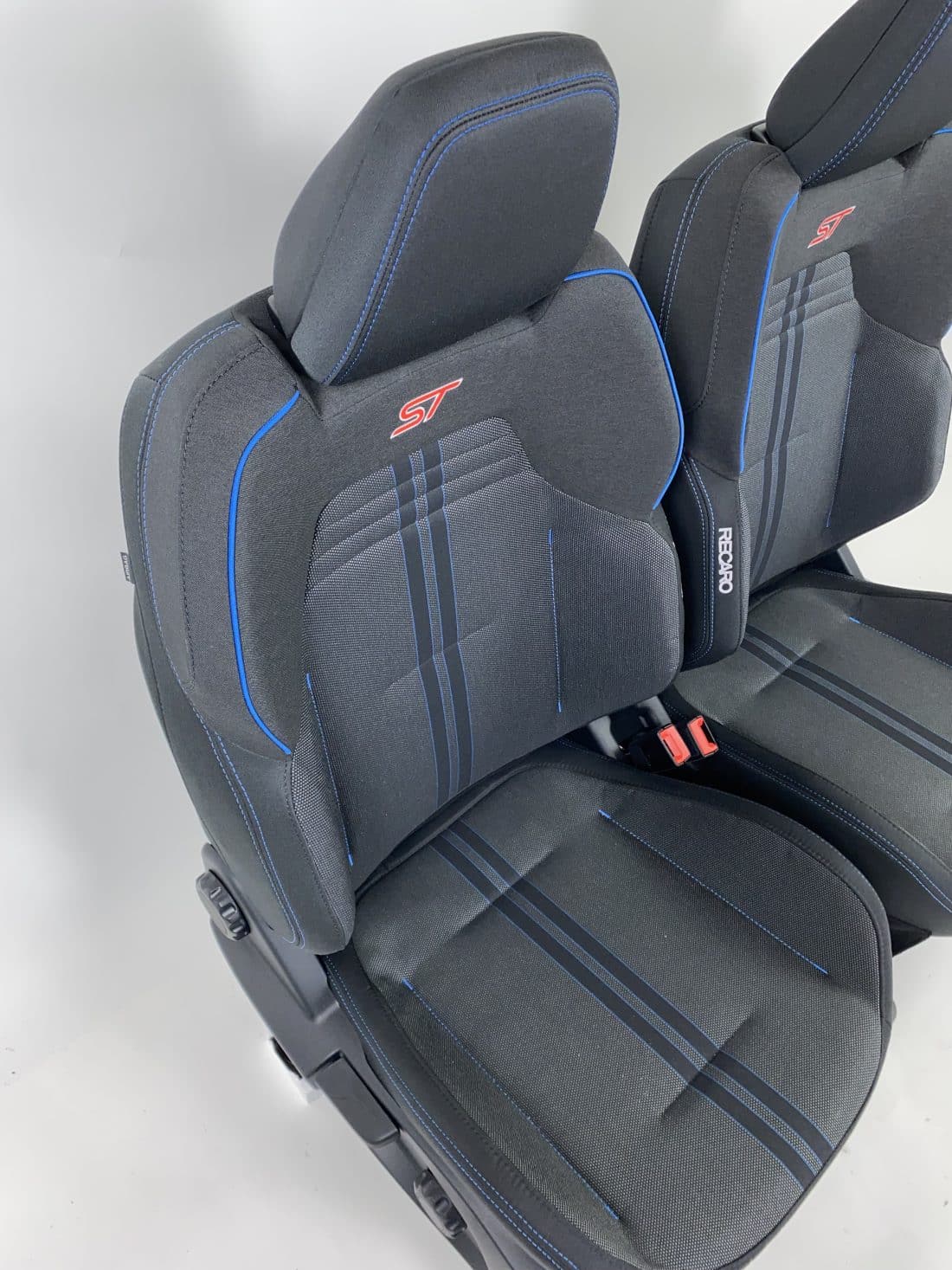 Car Seat Ford Fiesta St 5 Door Heating B479 Fabric Black Blue Stitching Right 7226648j 2 B02 Car Seat Ford Fiesta St 5 Door Heating B479 Fabric Black Blue Stitching Right 7226648j 2 B02