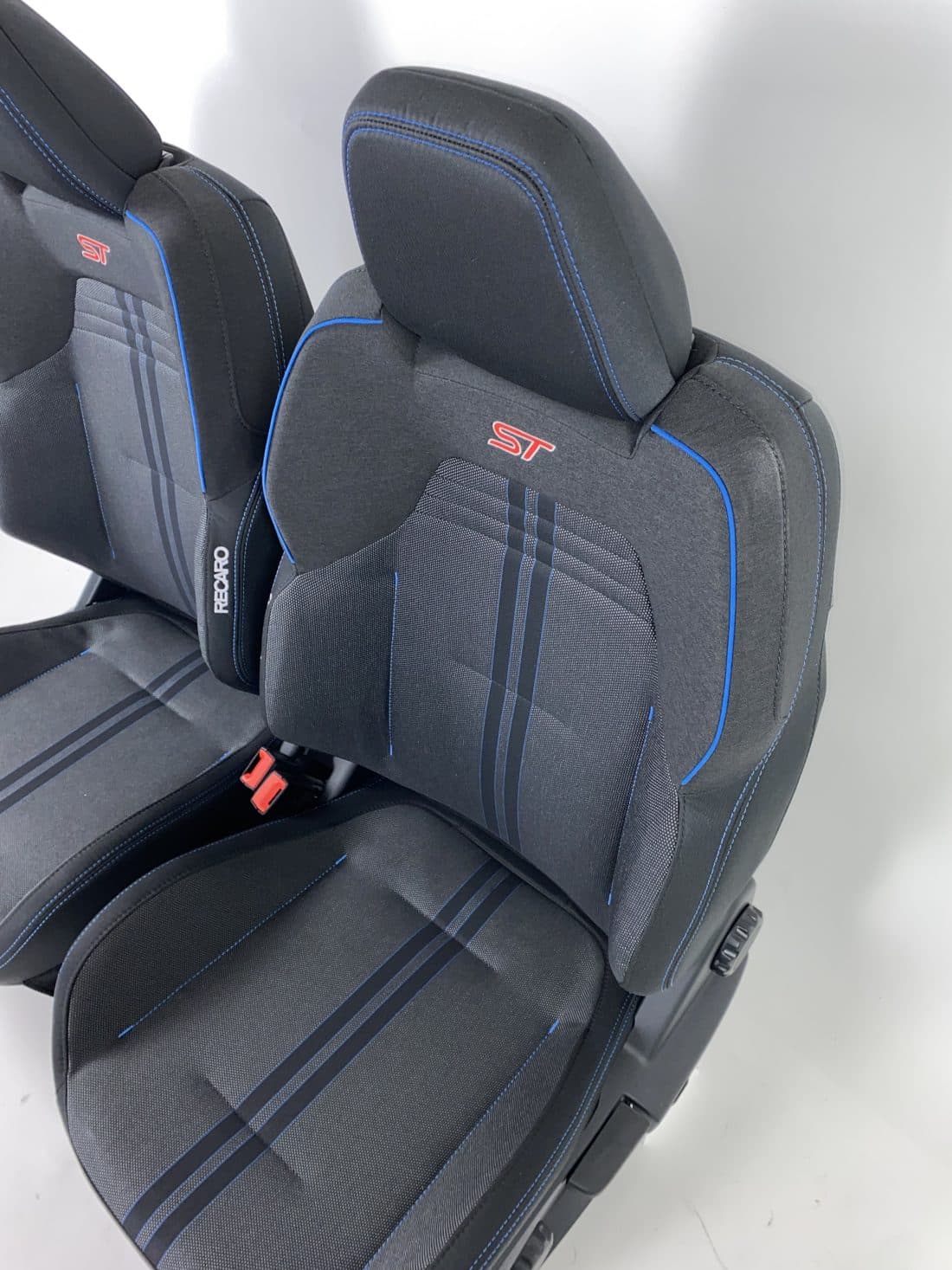 Car Seat Ford Fiesta St 5 Door Heating B479 Fabric Black Blue Stitching Right 7226648j 2 B02 Car Seat Ford Fiesta St 5 Door Heating B479 Fabric Black Blue Stitching Right 7226648j 2 B02