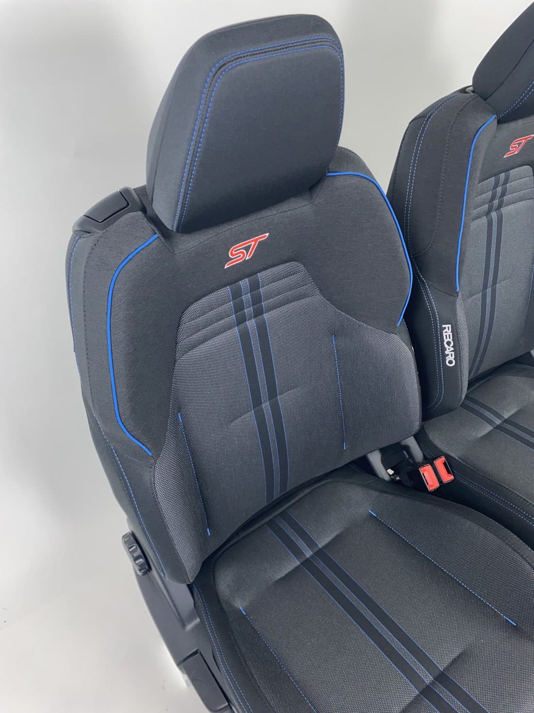 Ford Stoelen Stof 3 Deur Detail 2 Scaled Ford Stoelen Stof 3 Deur Detail 2 Scaled
