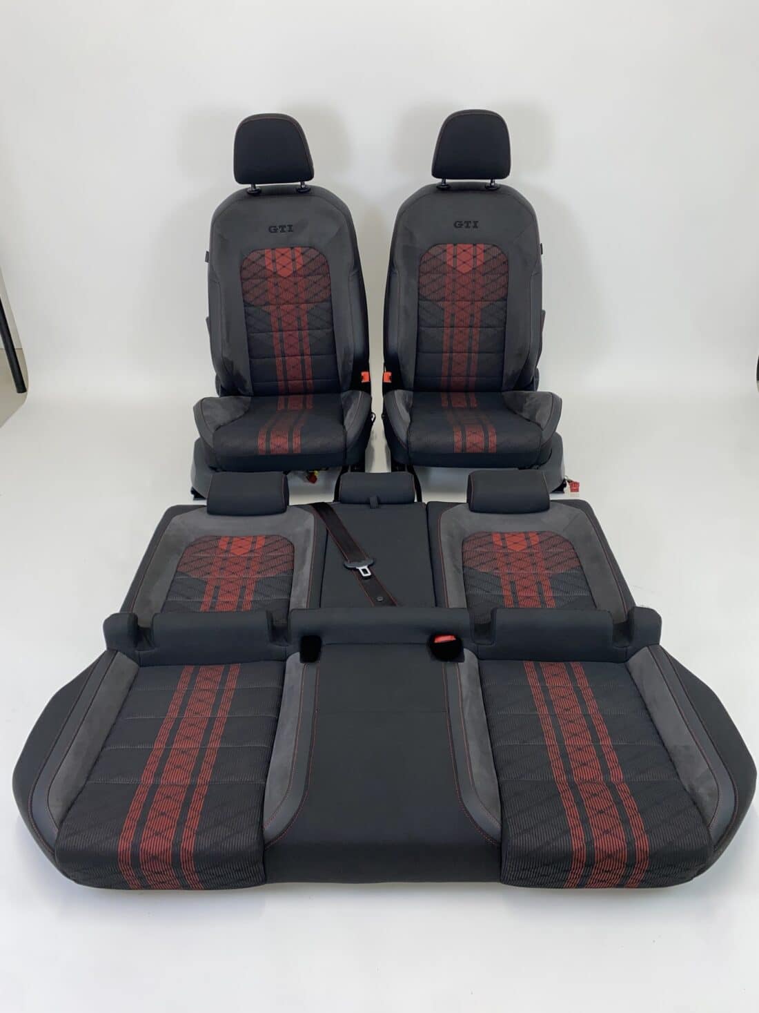 Trp Post Container-Daten Trp Post-ID 10217 Innenausstattung VW Golf 7 GTI TCR Alcantara/Stoff grau/rot Trp Post Container