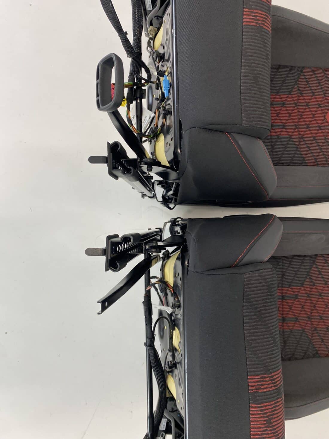Trp Post Container-Daten Trp Post-ID 10217 Innenausstattung VW Golf 7 GTI TCR Alcantara/Stoff grau/rot Trp Post Container
