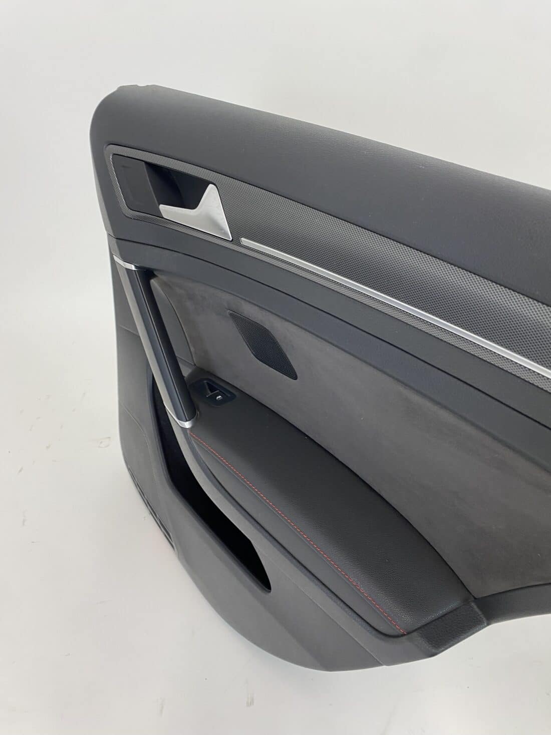 Trp Post Container-Daten Trp Post-ID 10217 Innenausstattung VW Golf 7 GTI TCR Alcantara/Stoff grau/rot Trp Post Container