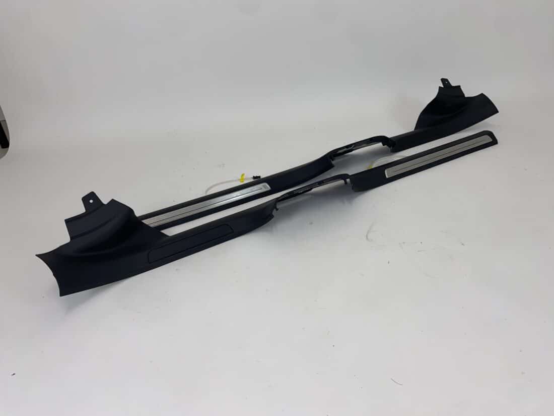 Trp Post Container-Daten Trp Post-ID 10217 Innenausstattung VW Golf 7 GTI TCR Alcantara/Stoff grau/rot Trp Post Container