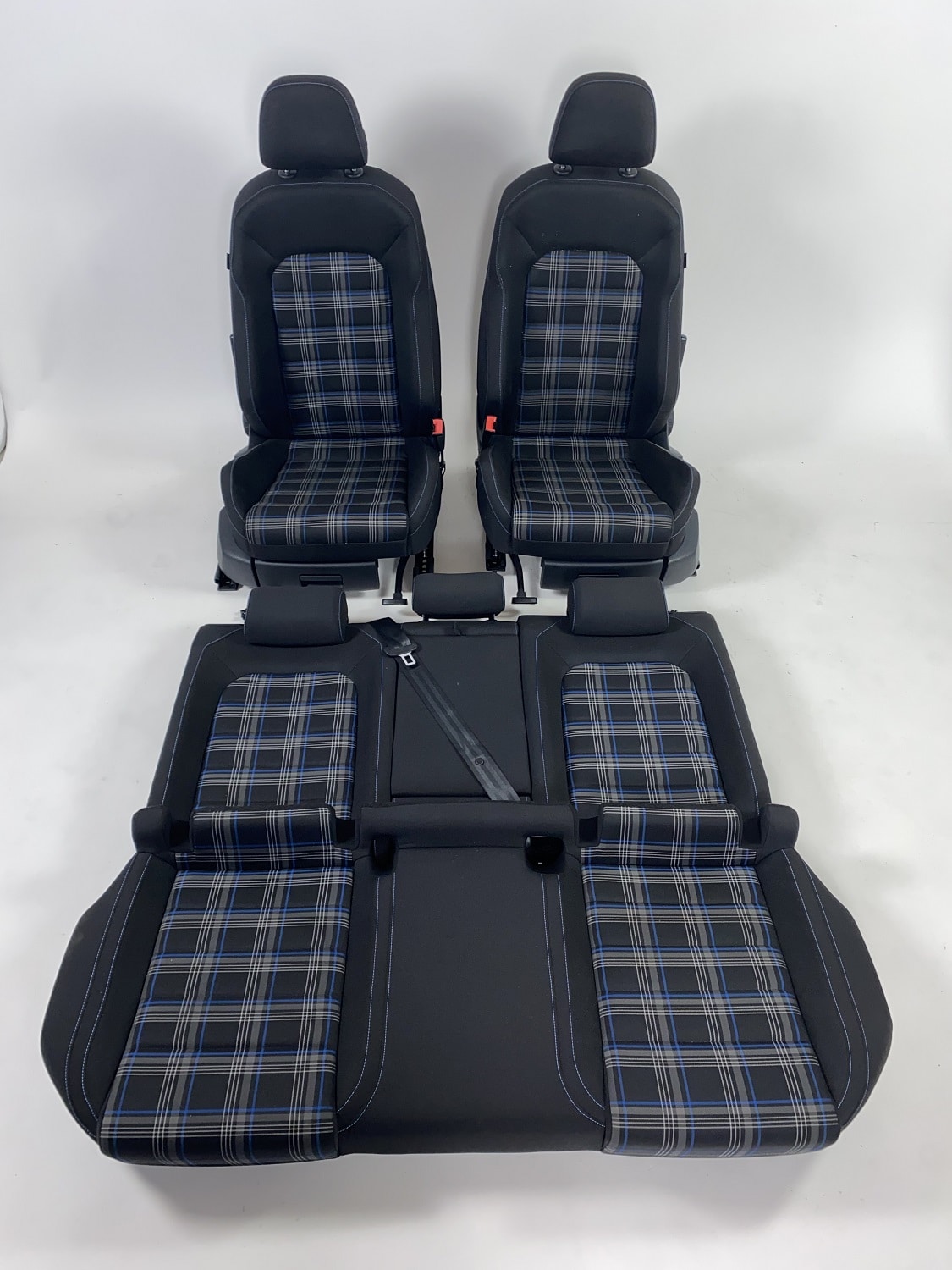 Commande de tissu intérieur VW Golf 7 R en ligne chez Carseatz