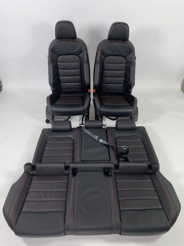 Intérieur VW Golf 7 GTI TCR 5G, cuir noir avec surpiqûres rouges