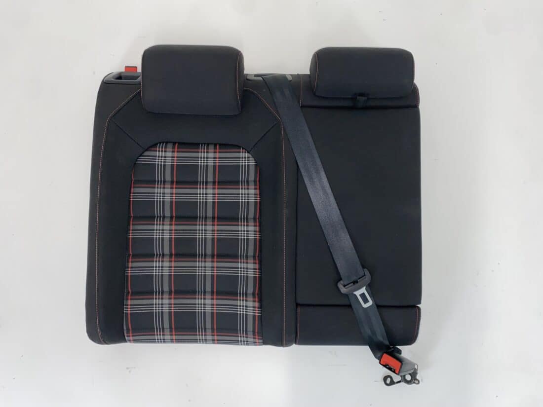 Données du conteneur Trp Post - ID Trp Post 13224 - Intérieur VW Golf 7 GTI - Tissu noir à carreaux rouges, blancs et gris - Conteneur Trp Post
