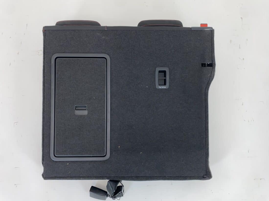 Données du conteneur Trp Post - ID Trp Post 13224 - Intérieur VW Golf 7 GTI - Tissu noir à carreaux rouges, blancs et gris - Conteneur Trp Post