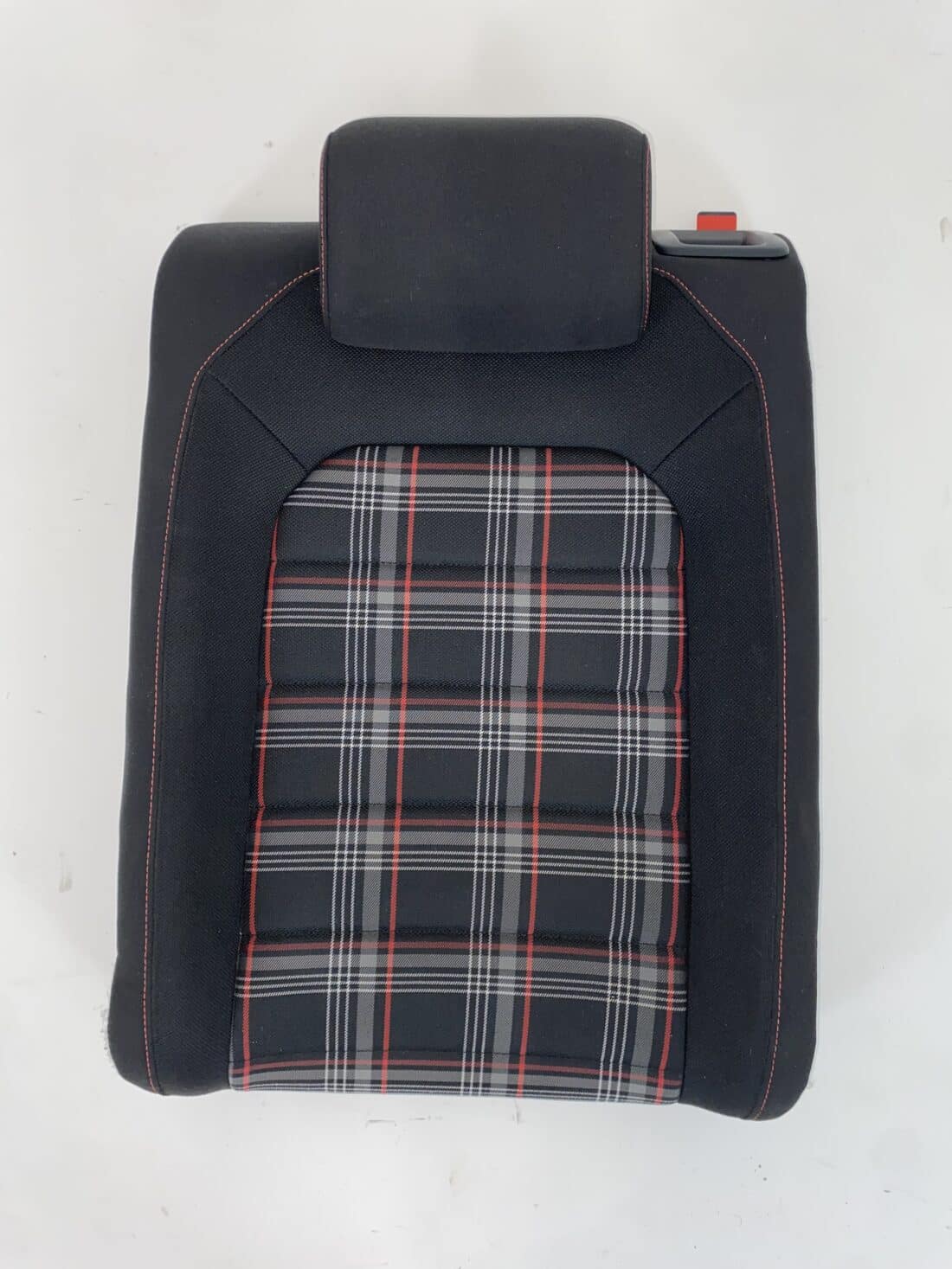 Données du conteneur Trp Post - ID Trp Post 13224 - Intérieur VW Golf 7 GTI - Tissu noir à carreaux rouges, blancs et gris - Conteneur Trp Post