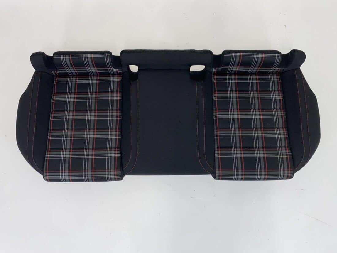 Données du conteneur Trp Post - ID Trp Post 13224 - Intérieur VW Golf 7 GTI - Tissu noir à carreaux rouges, blancs et gris - Conteneur Trp Post