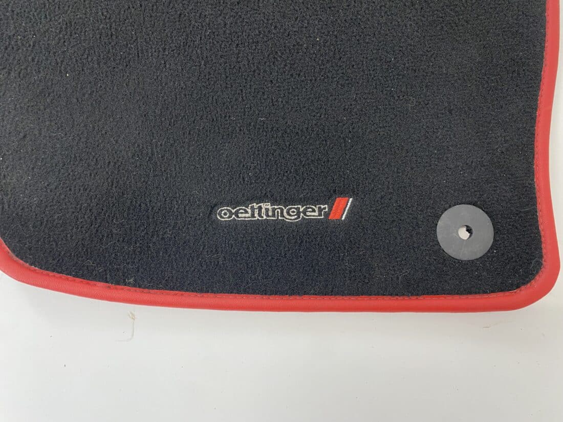 Données du conteneur Trp Post - ID Trp Post 13224 - Intérieur VW Golf 7 GTI - Tissu noir à carreaux rouges, blancs et gris - Conteneur Trp Post