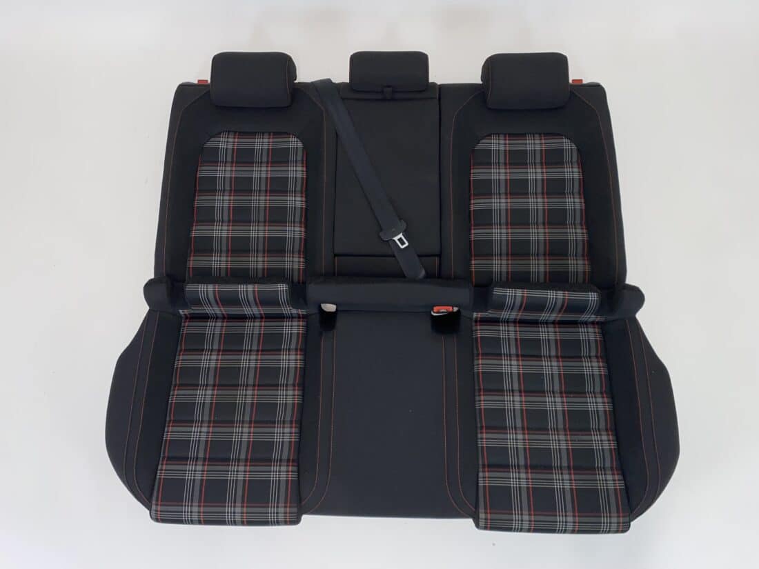 Données du conteneur Trp Post - ID Trp Post 13224 - Intérieur VW Golf 7 GTI - Tissu noir à carreaux rouges, blancs et gris - Conteneur Trp Post