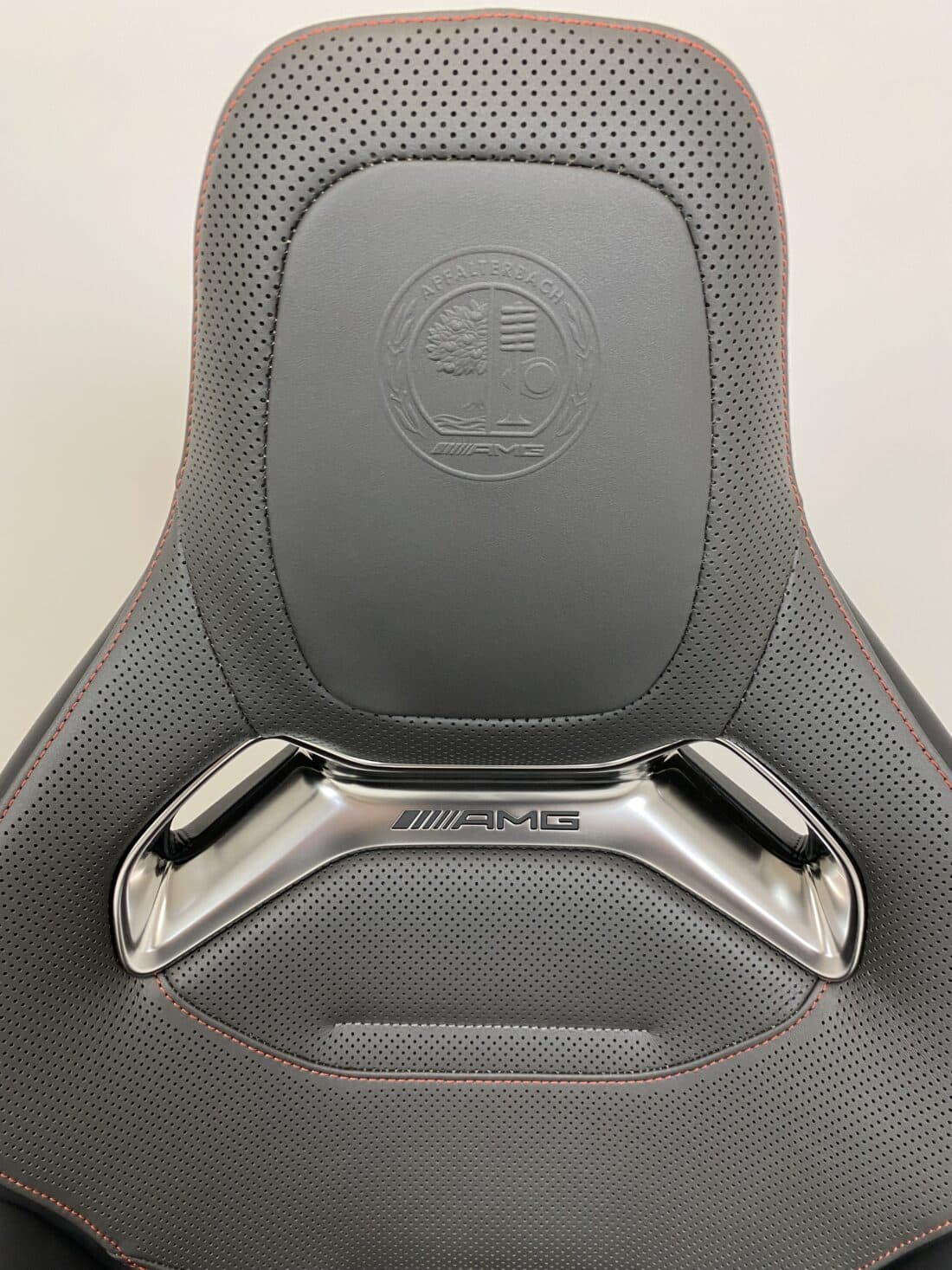Trp Post Container Data Trp Post Id 15946 Mercedes Benz Clase C Amg Performance Asientos W206 Cuero Gris Negro Con Detalle Rojo Trp Post Container