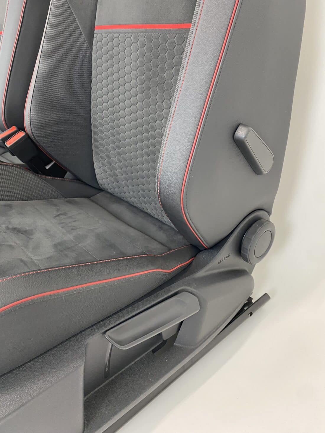 Interieur Vw Golf 8 Gti Clubsport Alcantara Grijs Honingraat Rode Strepen
