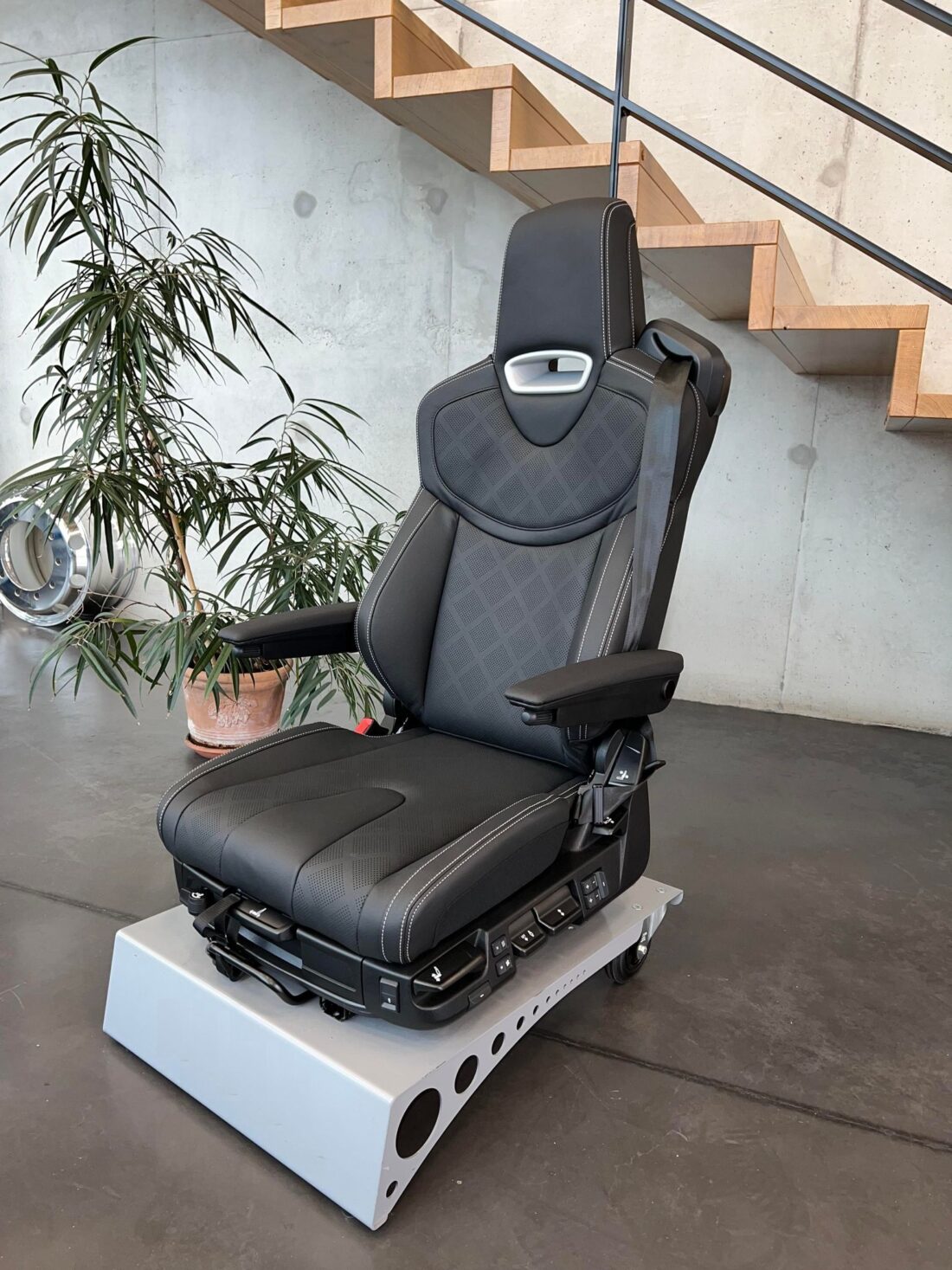 Vrachtwagenstoel C 7000 Leder Zwart Vrachtwagenstoel C 7000 Leder Zwart