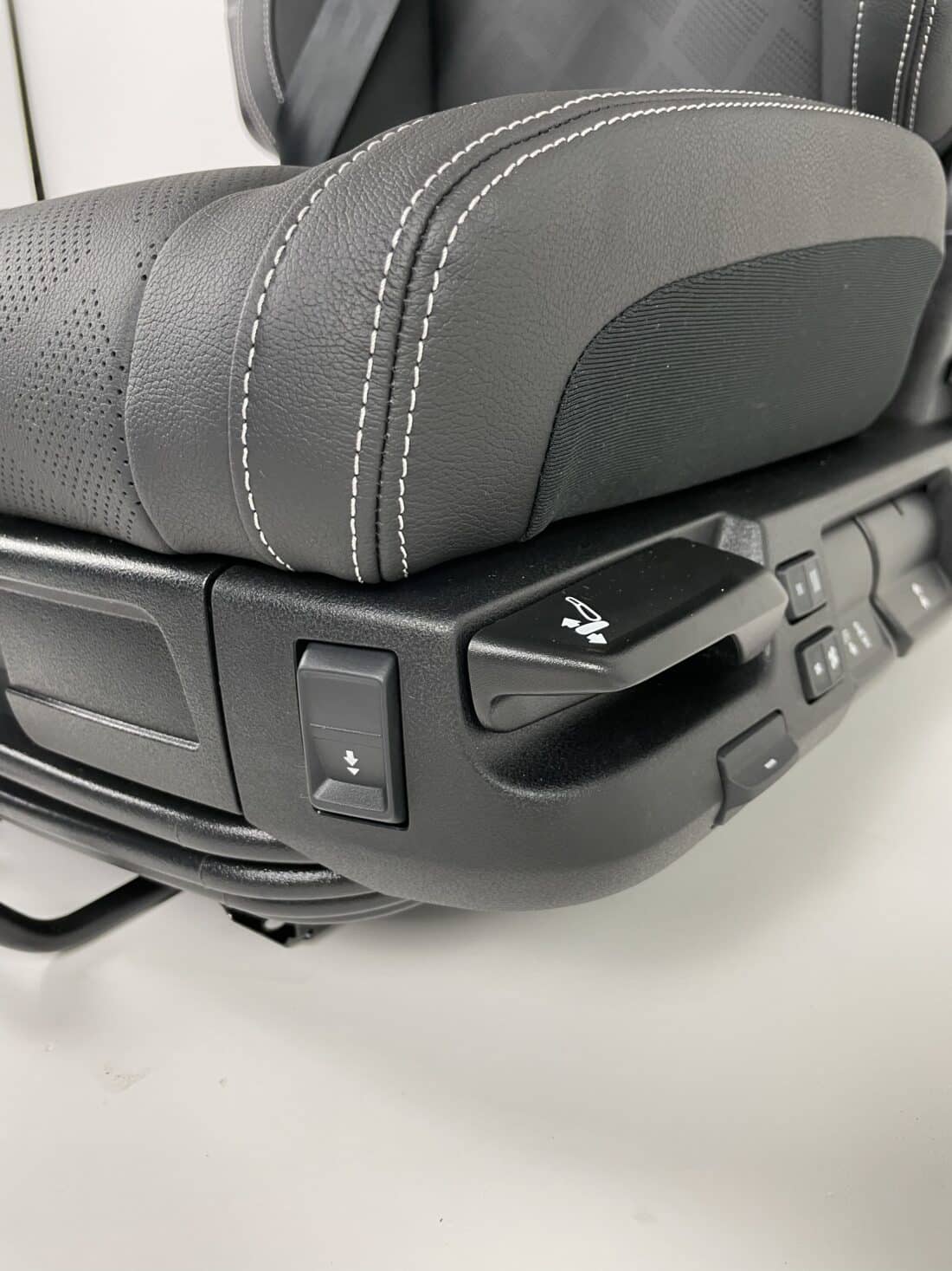 Vrachtwagenstoel C 7000 Leder Zwart Vrachtwagenstoel C 7000 Leder Zwart