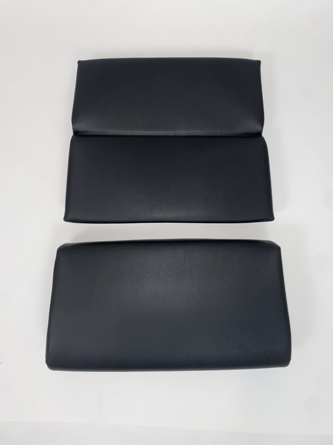 Trp Post Container Data Trp Post ID 19906 Seat Cushion, 3-piece, Pole Position Abe, Faux Leather, Black, 7228119 B36 Et Trp Post Container